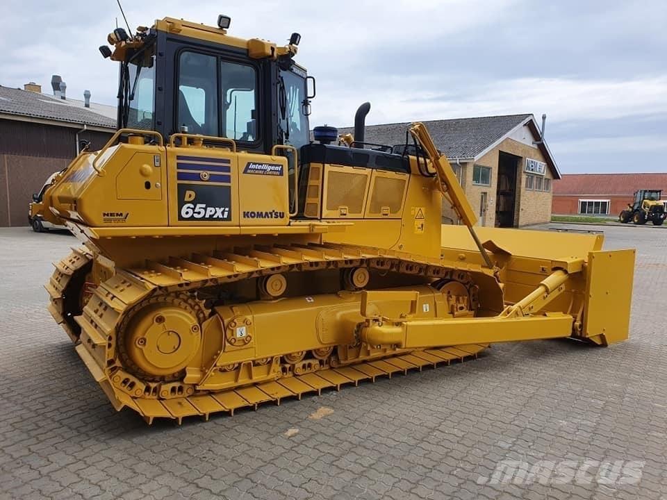 Komatsu D 65 PX-18 بلدوزرات مجنزرة