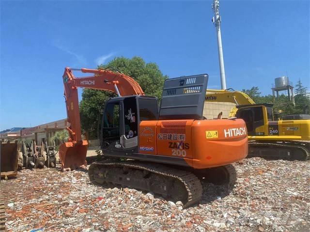 Hitachi ZX 200-3 G حفارات زحافة