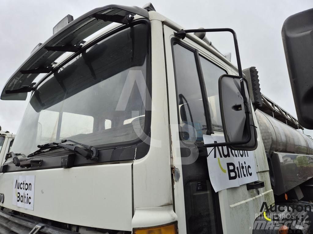 Volvo FL6 شاحنات ذات صهاريج