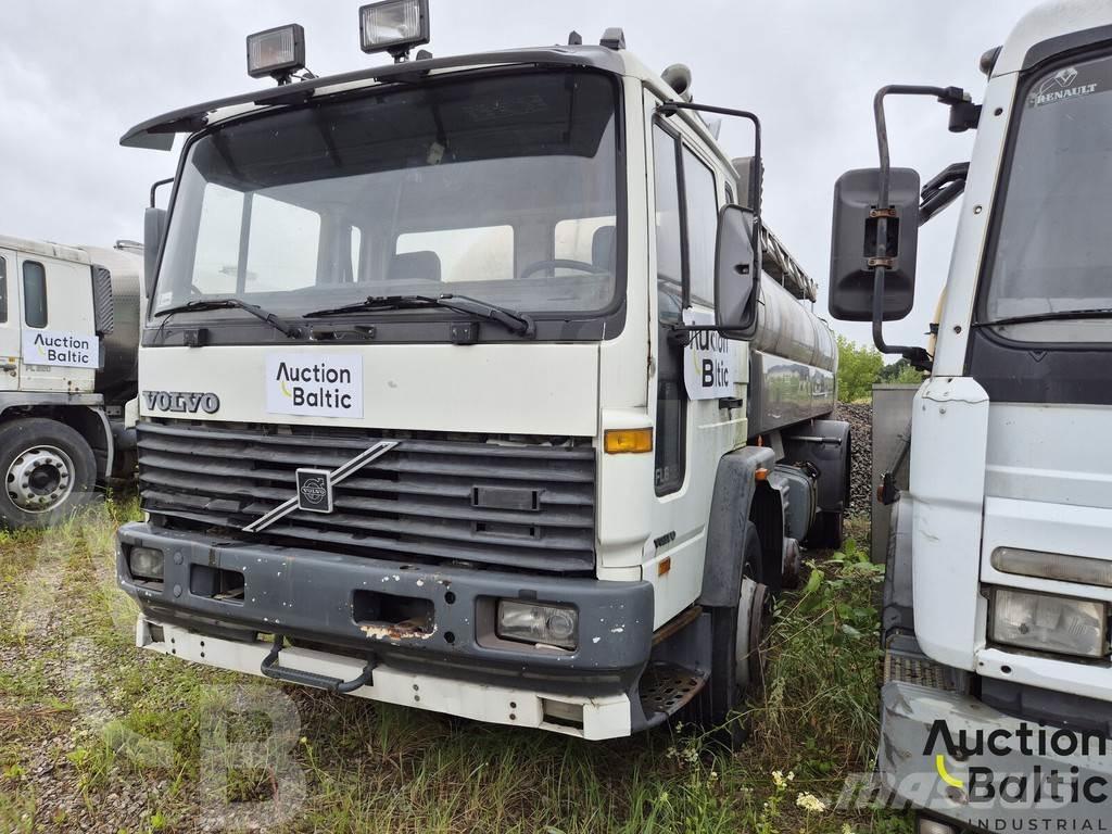 Volvo FL6 شاحنات ذات صهاريج
