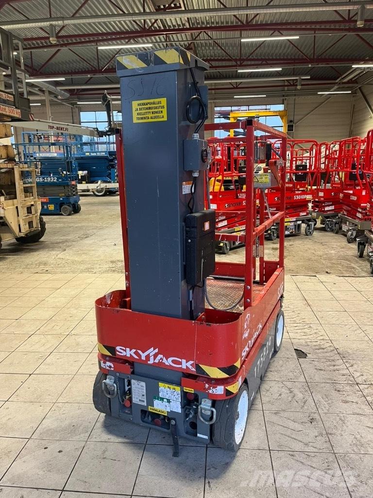 SkyJack SJ 16 رافعات مقصية الشكل