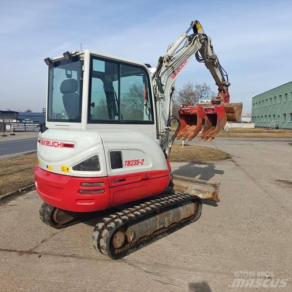 Takeuchi TB235-2 حفارات صغيرة أقل من 7 طن (حفارات صغيرة)