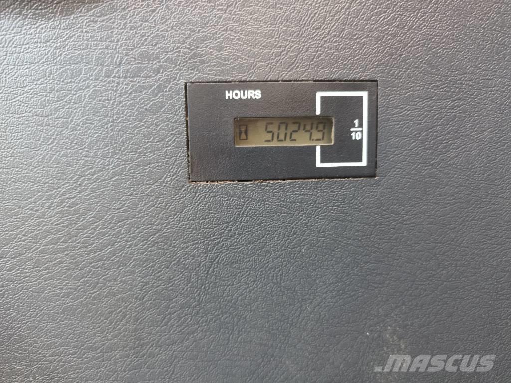 Hyundai HX 235 LCR حفارات زحافة