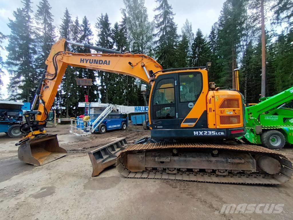 Hyundai HX 235 LCR حفارات زحافة