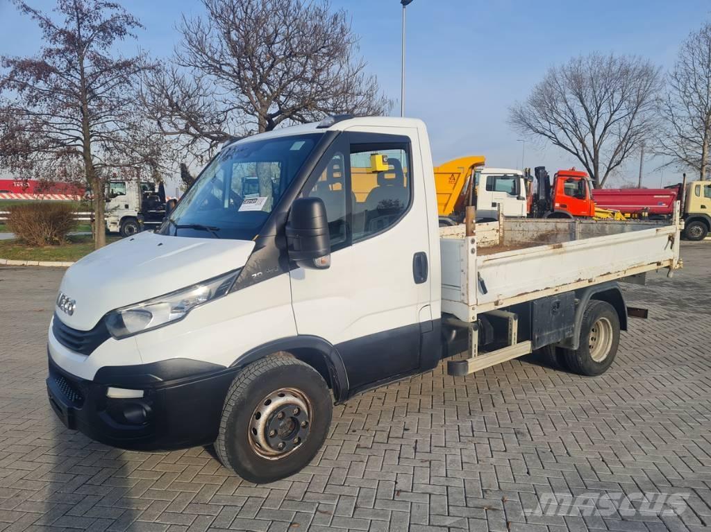 Iveco 70C 18 شاحنات قلابة