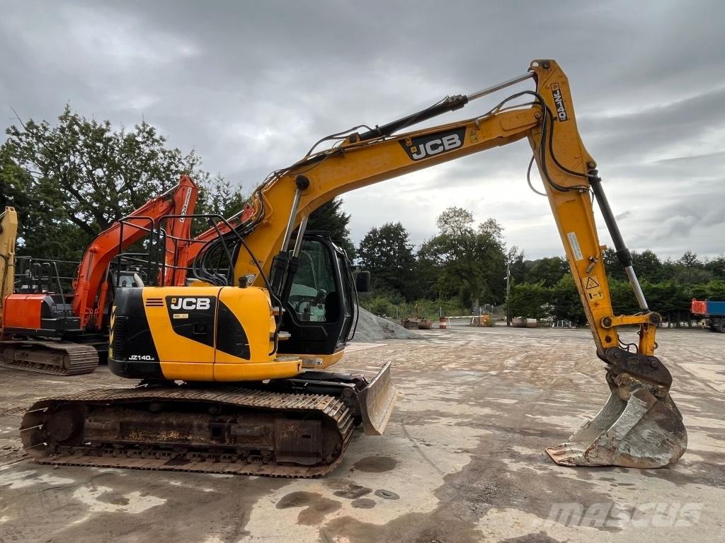 JCB JZ140 with blade حفارات زحافة