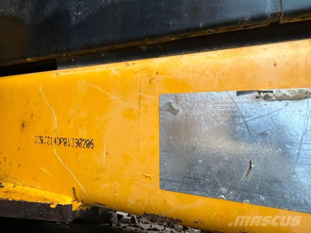 JCB JZ140 with blade حفارات زحافة