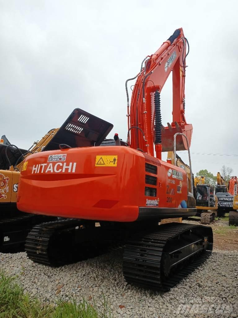 Hitachi ZX 200-3 حفارات زحافة