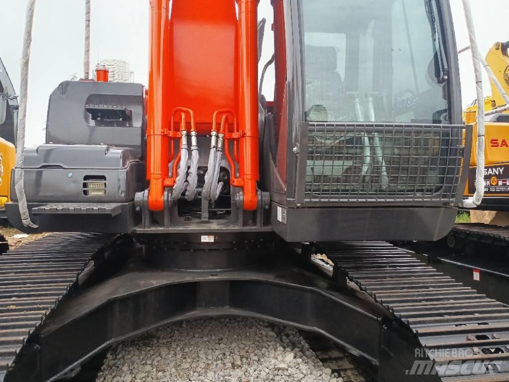 Hitachi ZX 200-3 حفارات زحافة