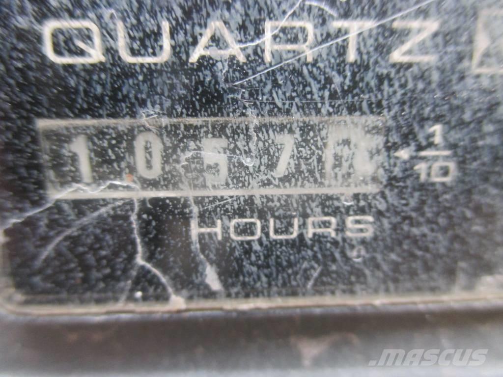 JLG 3246 ES رافعات مقصية الشكل