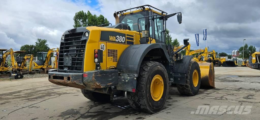 Komatsu WA380-8 لوادر بعجل