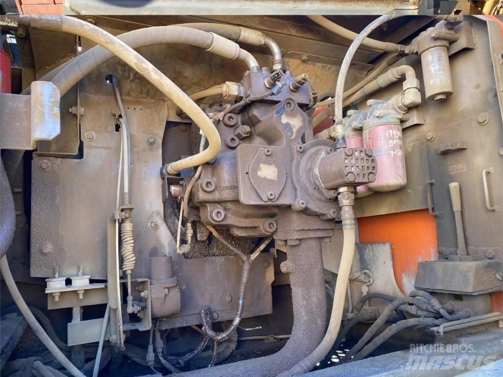 Hitachi ZX 450 LC حفارات زحافة