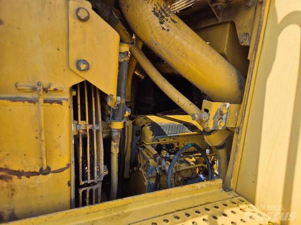 CAT 963B لوادر زحافة