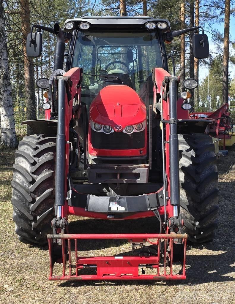 Massey Ferguson 5613 الجرارات