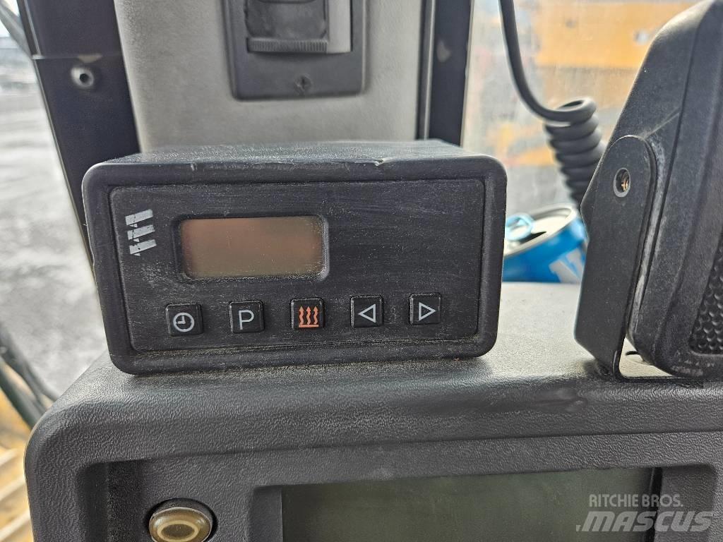 CAT D 8 T بلدوزرات مجنزرة