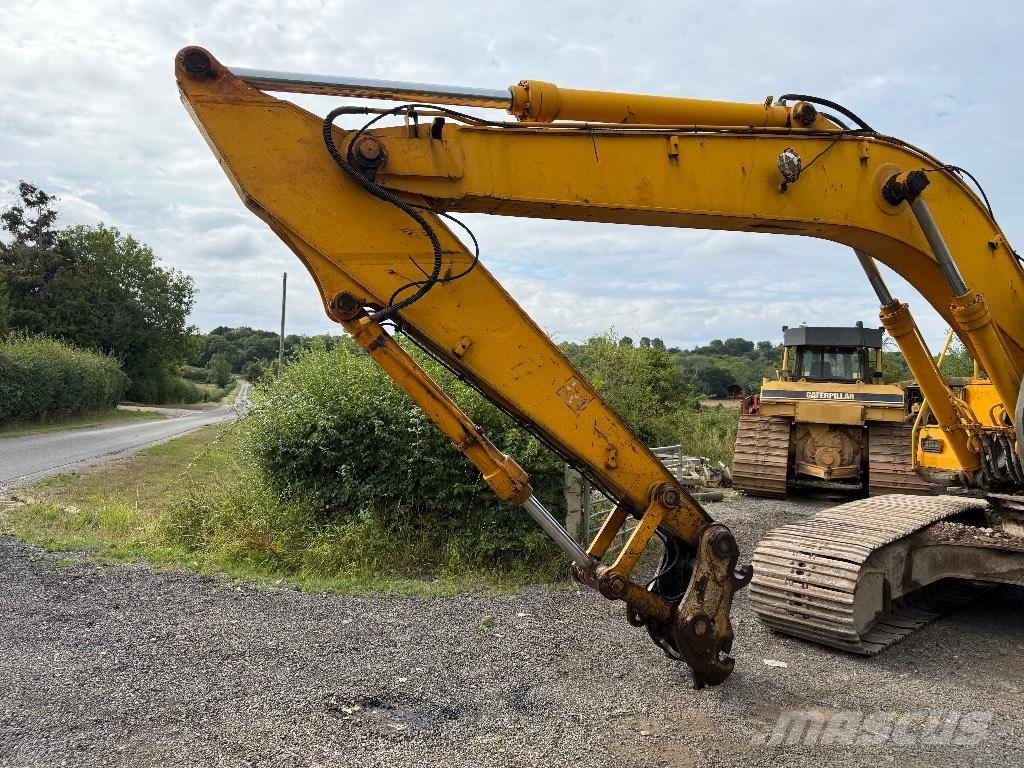 JCB JS 240 LC حفارات زحافة