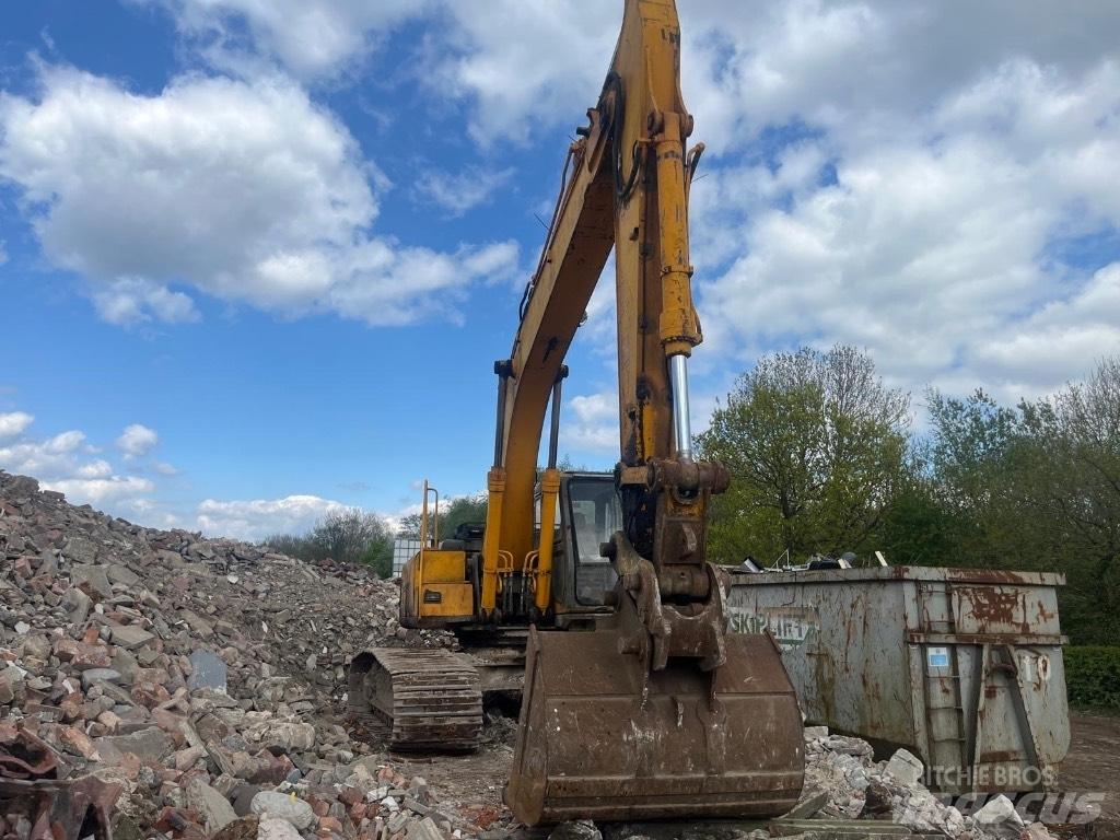 JCB JS 240 LC حفارات زحافة