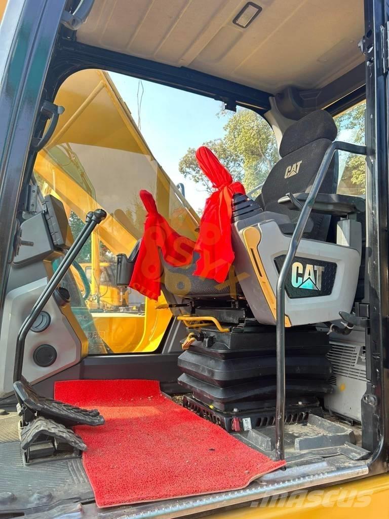 CAT 320 D GC حفارات زحافة