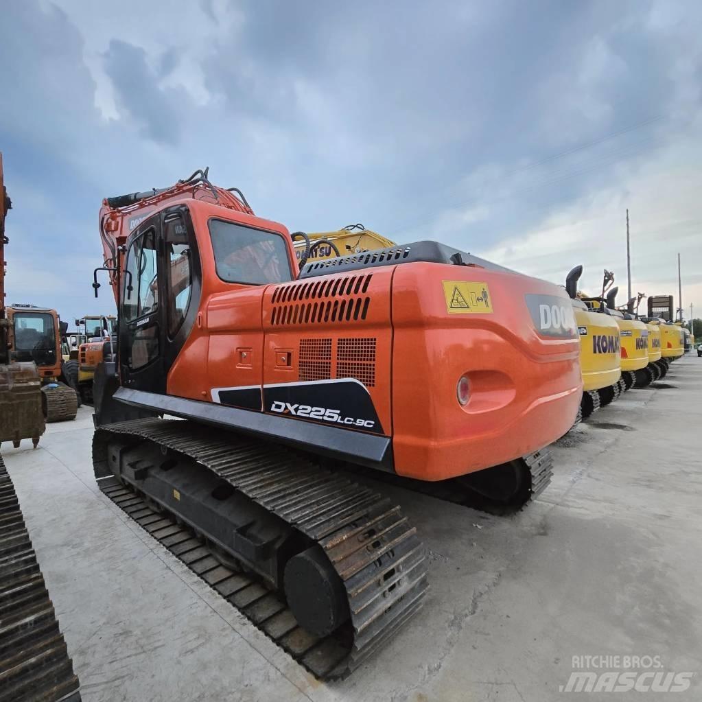 Doosan DX 225 LC حفارات صغيرة أقل من 7 طن (حفارات صغيرة)