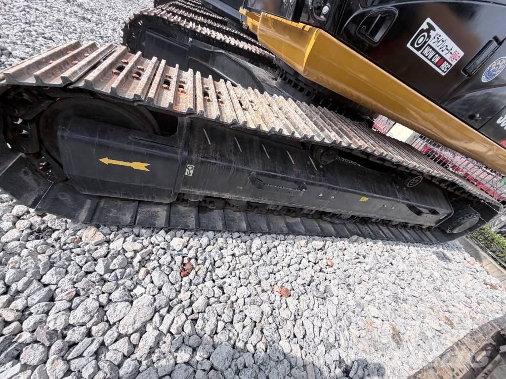 CAT 330D2L حفارات زحافة