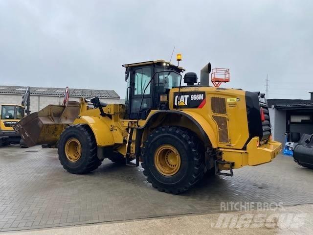 CAT 966 M لوادر بعجل