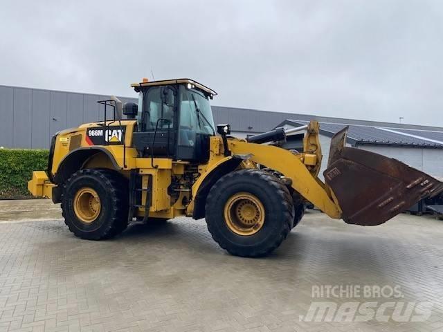 CAT 966 M لوادر بعجل