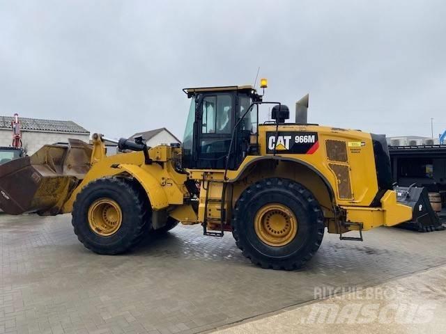CAT 966 M لوادر بعجل