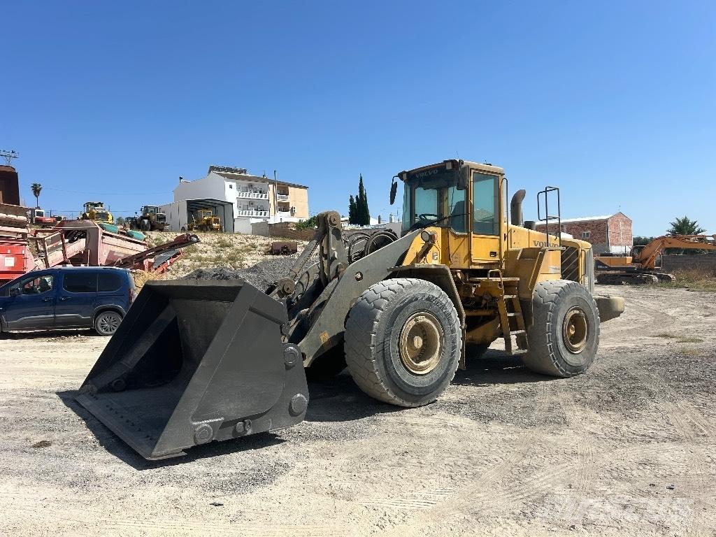 Volvo L 180 E لوادر بعجل