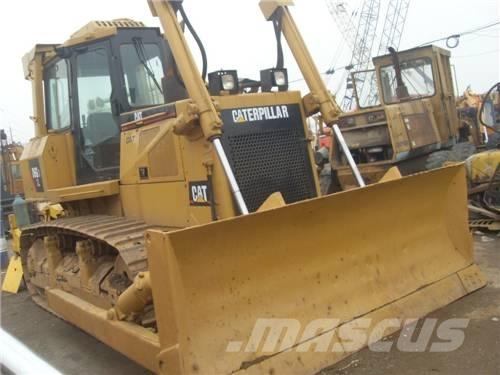 CAT D 6 G بلدوزرات مجنزرة