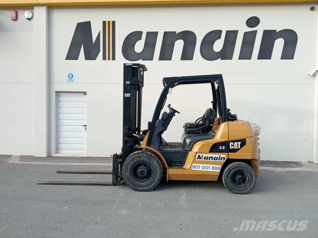 CAT DP 40 شاحنات الديزل