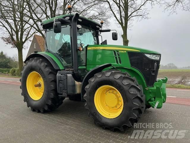 John Deere 7230 R الجرارات