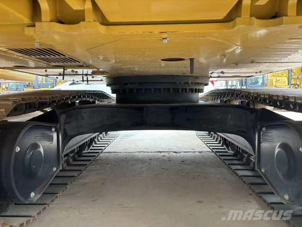 CAT 320 E حفارات زحافة