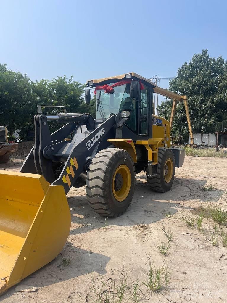 XCMG LW 300 FV لوادر بعجل