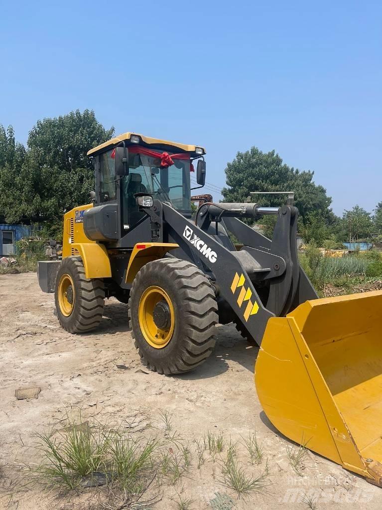 XCMG LW 300 FV لوادر بعجل