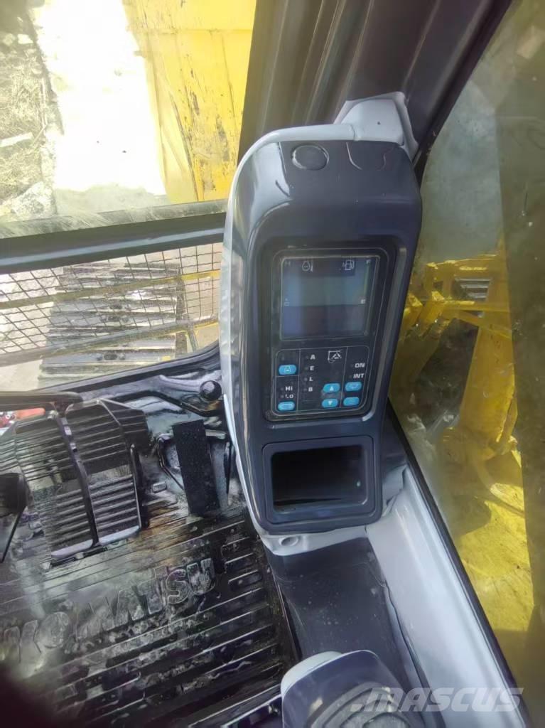 Komatsu PC 130 حفارات زحافة