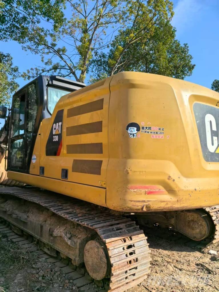 CAT 323 حفارات زحافة