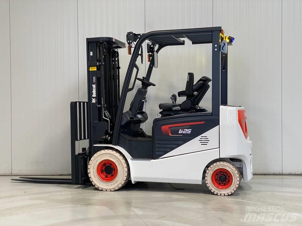 Bobcat B25NS شاحنات ذات رافعات شوكية تعمل بالكهرباء