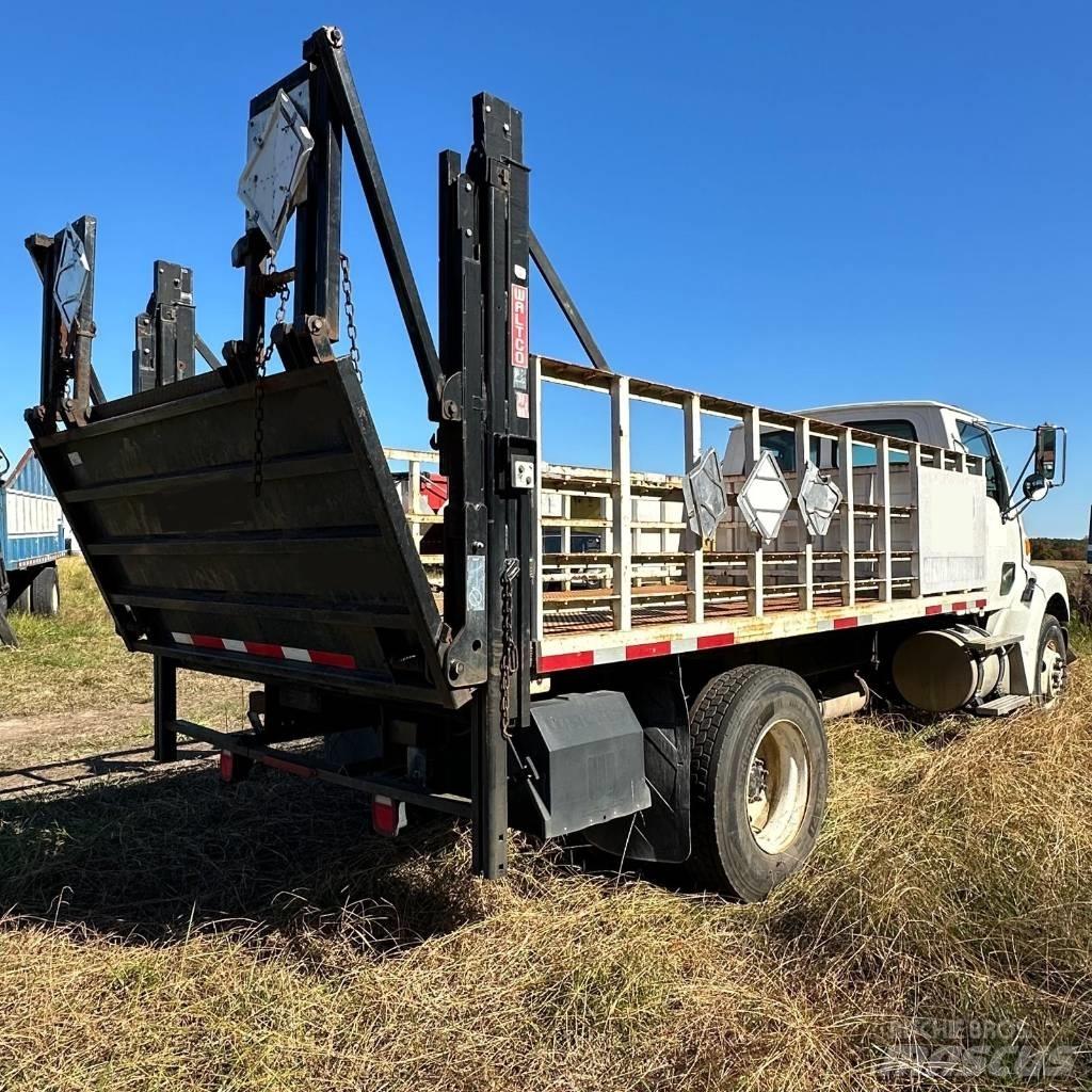 Sterling Flat Bed شاحنات مسطحة/مفصلية الجوانب