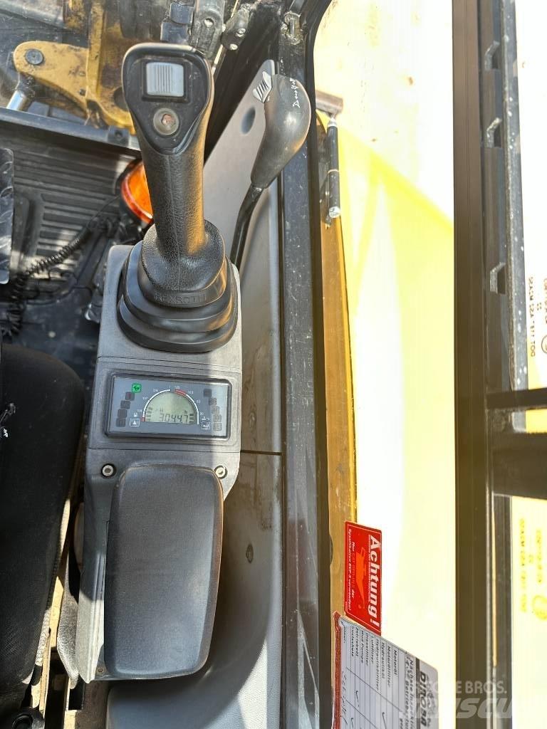 CAT 302.7 D CR حفارات صغيرة أقل من 7 طن (حفارات صغيرة)