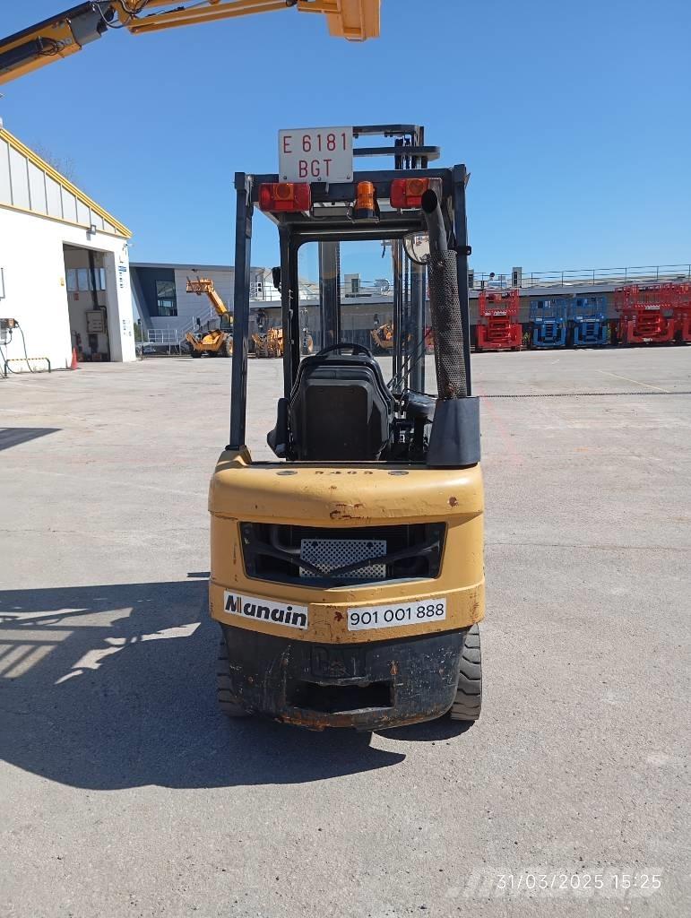 CAT DP 18 N شاحنات الديزل