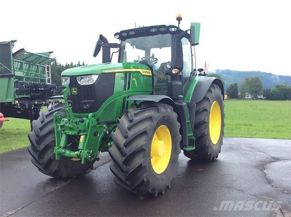 John Deere 6r 250 الجرارات