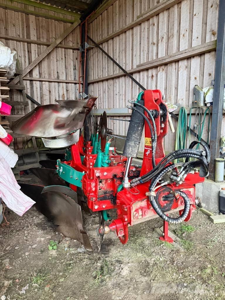 Kverneland ES85 محاريث عكسية