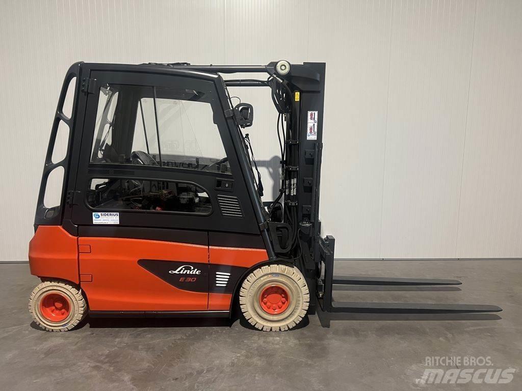 Linde E30L-01 شاحنات ذات رافعات شوكية تعمل بالكهرباء