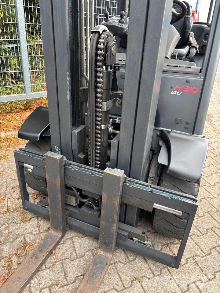 Linde H 30 T شاحنات LPG