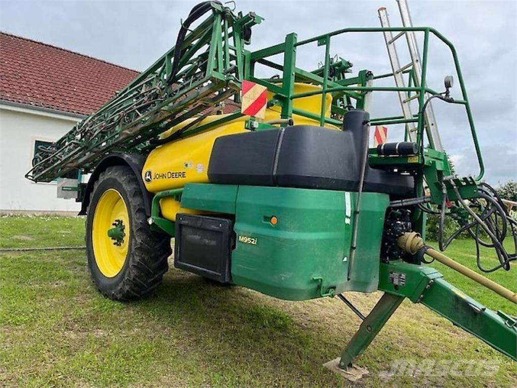 John Deere M952I الرشاشات