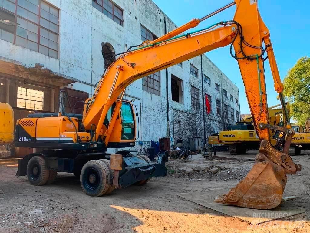 Hyundai R210W-9 حفارات زحافة
