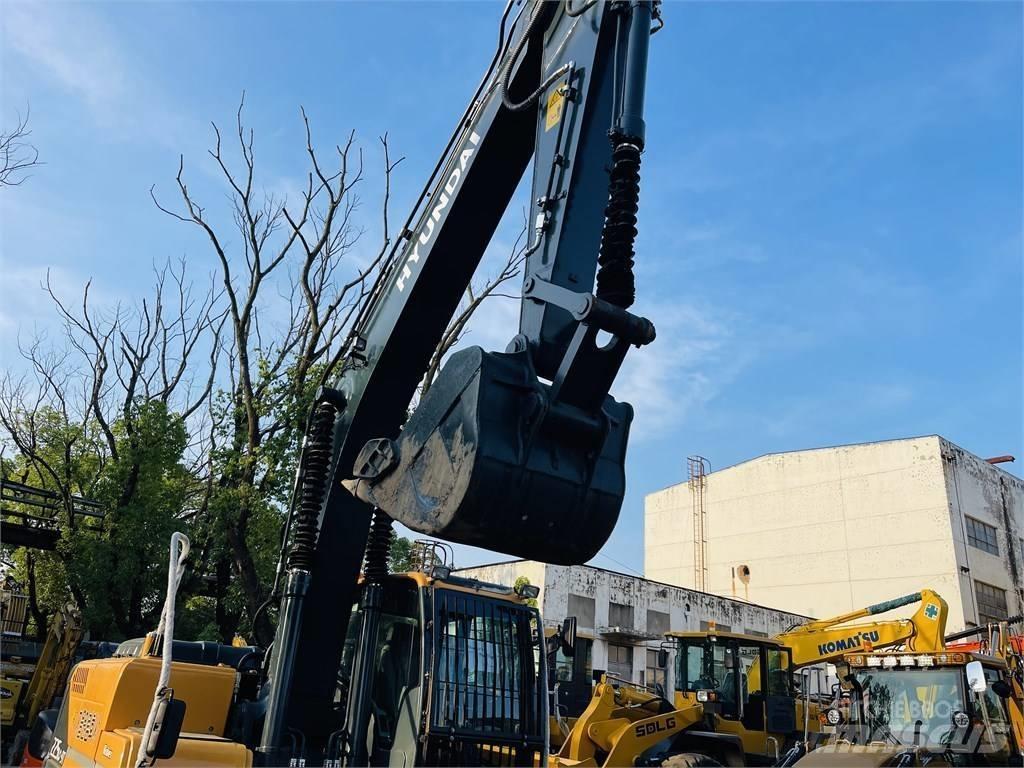 Hyundai 225 lc 9t حفارات زحافة