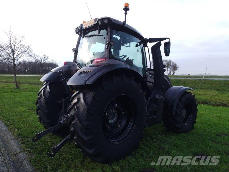 Valtra T174 D الجرارات