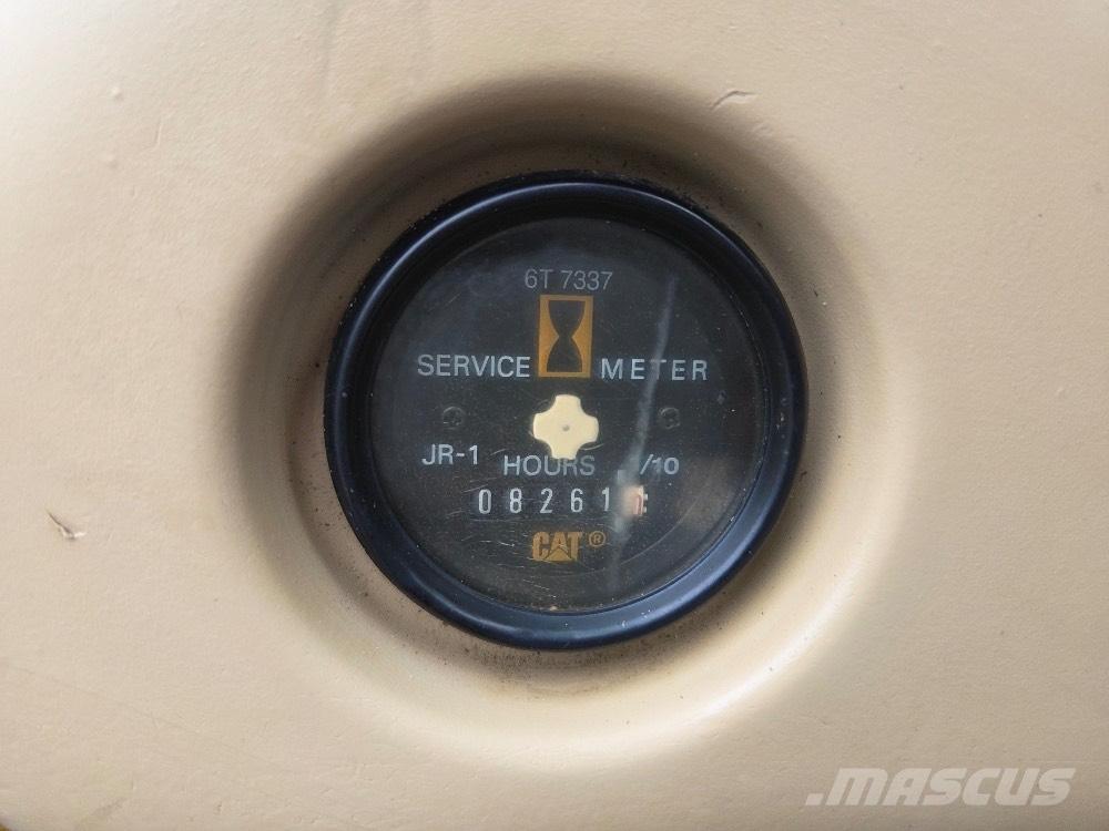 CAT 320BL حفارات زحافة