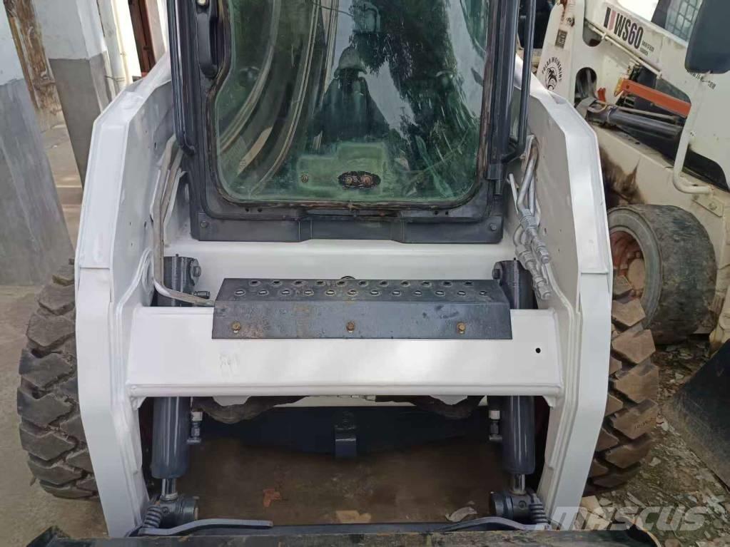 Bobcat S160 لوادر انزلاقية التوجيه